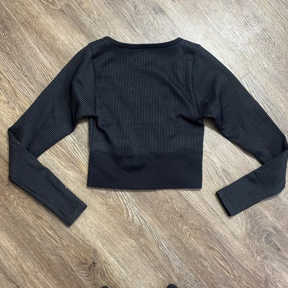 Offline by Aerie ribbed cropped long sleeve workout top - Picture 7 of 7